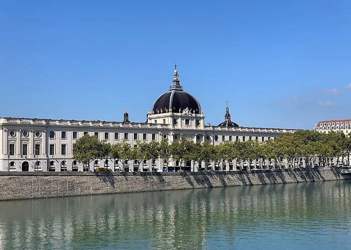 Apartment Art De Recevoir - Cocon Au Coeur De Avec Vue Sur Fourviere *