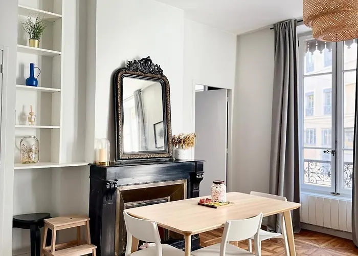 Apartment Art De Recevoir - Cocon Au Coeur De Avec Vue Sur Fourviere